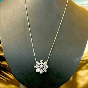 snowflake necklaces , Noel gifts, stainless steel silver, snowflake pendant